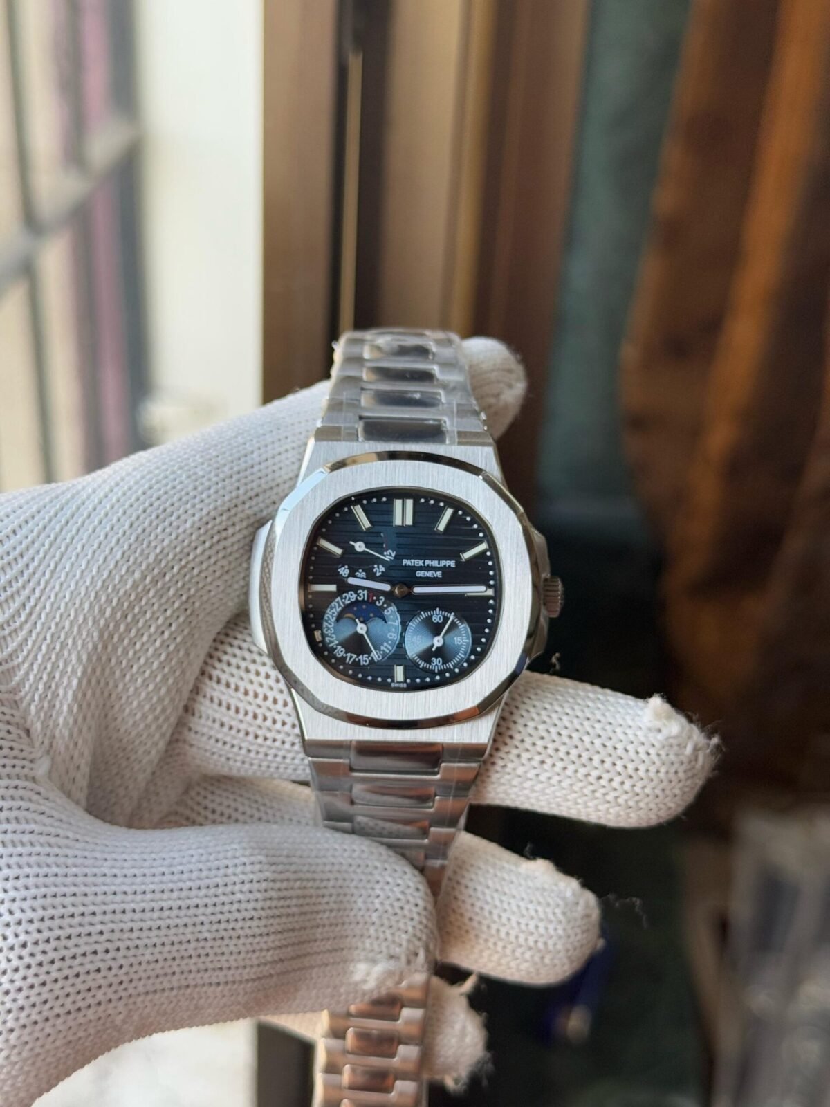 Patek Philippe Nautilus 5712 - Image 1