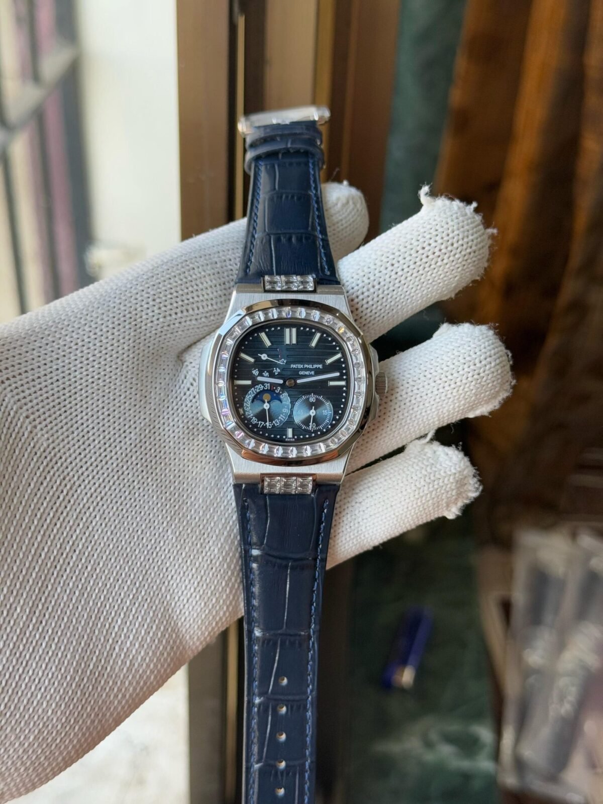 Patek Philippe Watches - Nautilus Mens White Gold 5722G-001 - Image 1